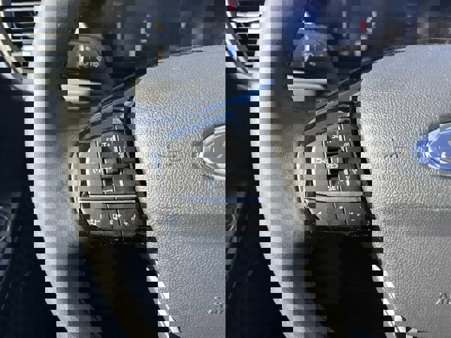 Vehicle image 18 of 25