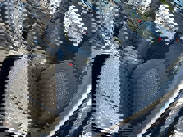 Vehicle image 9 of 25