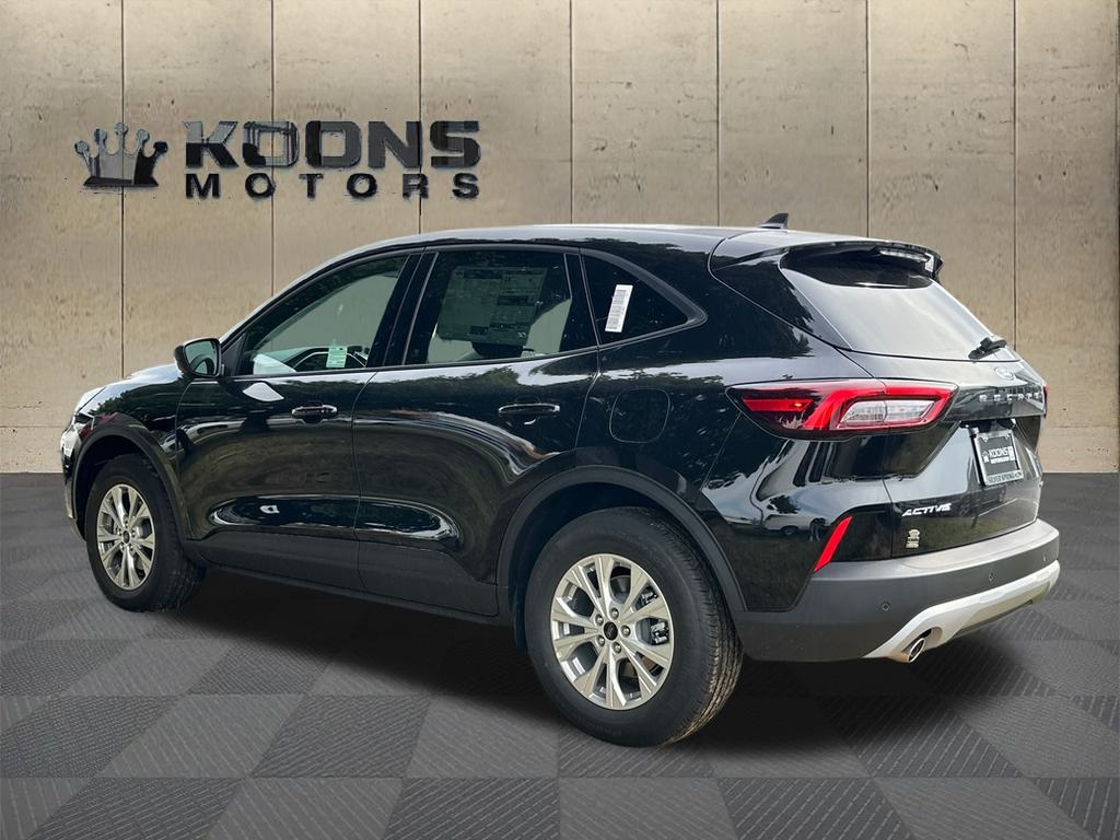2025 Ford Escape Active Image 2 of 31