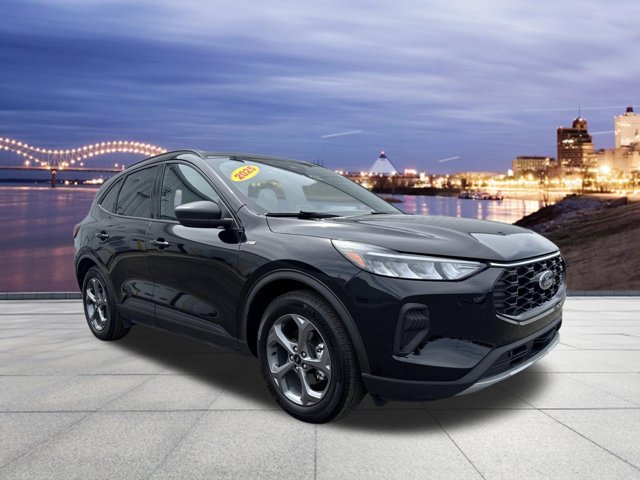 2025 Ford Escape ST-Line Image 2 of 15