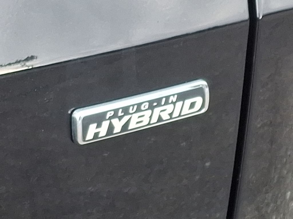 Vehicle image 12 of 13