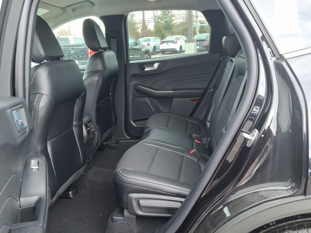 Vehicle image 6 of 13