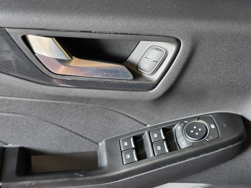 2025 Ford Escape ST-Line Image 24 of 27