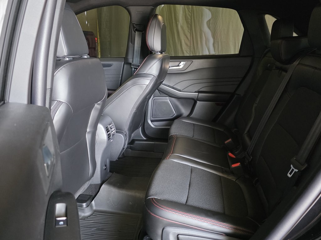 2025 Ford Escape ST-Line Image 13 of 27