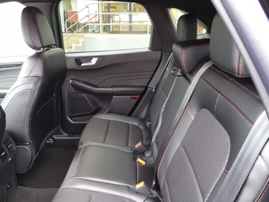 Vehicle image 8 of 18