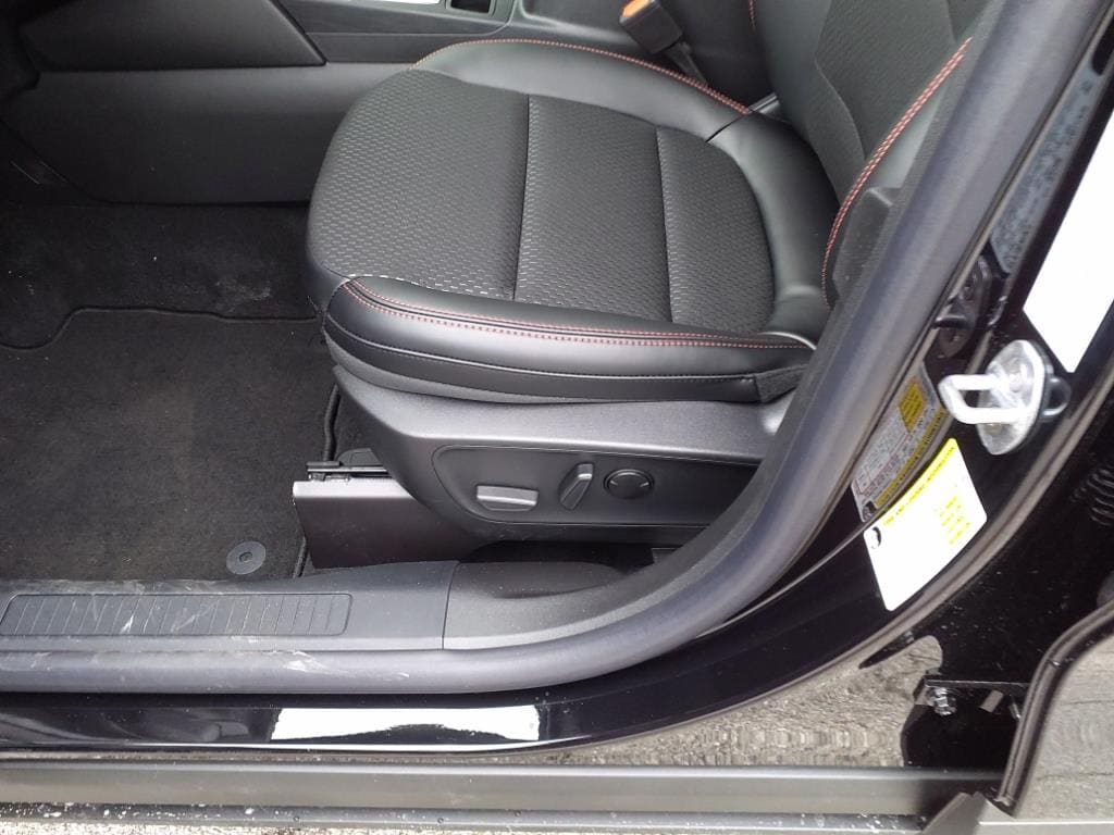 Vehicle image 7 of 18