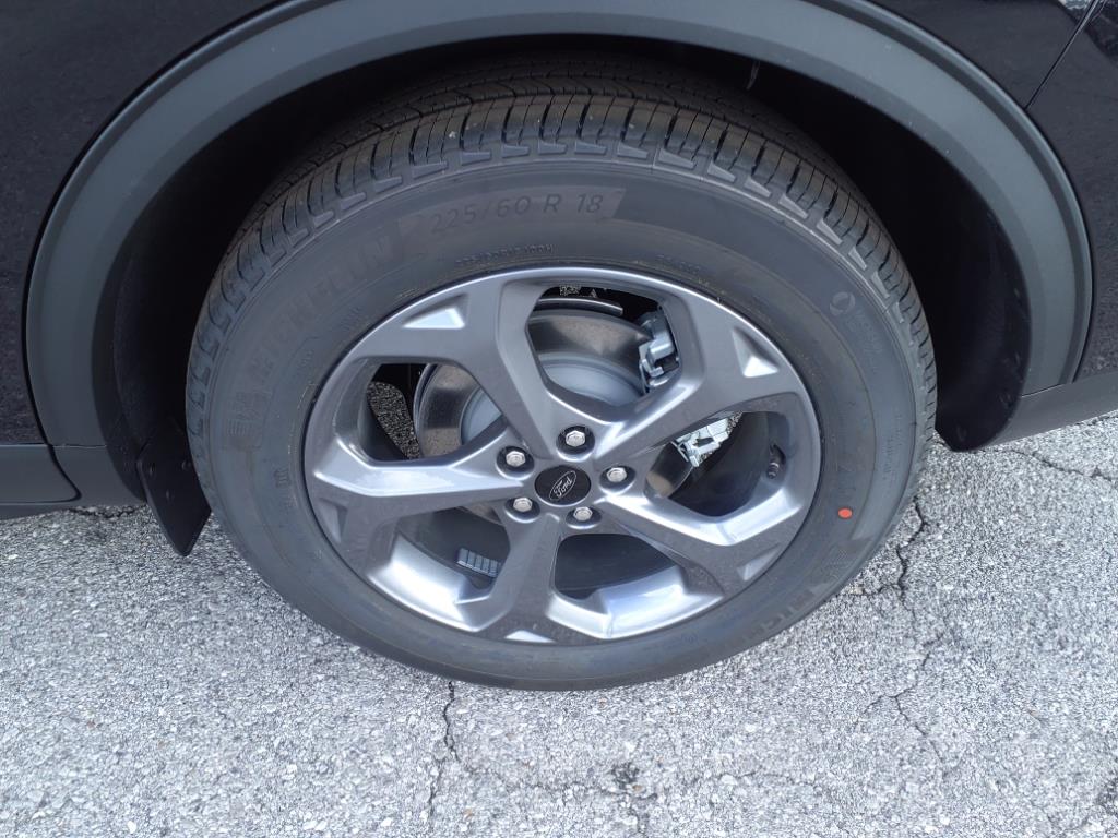 Vehicle image 4 of 20