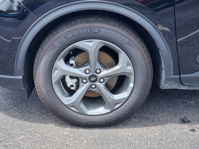 Vehicle image 7 of 21