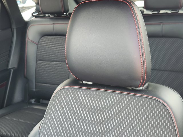 Vehicle image 17 of 21