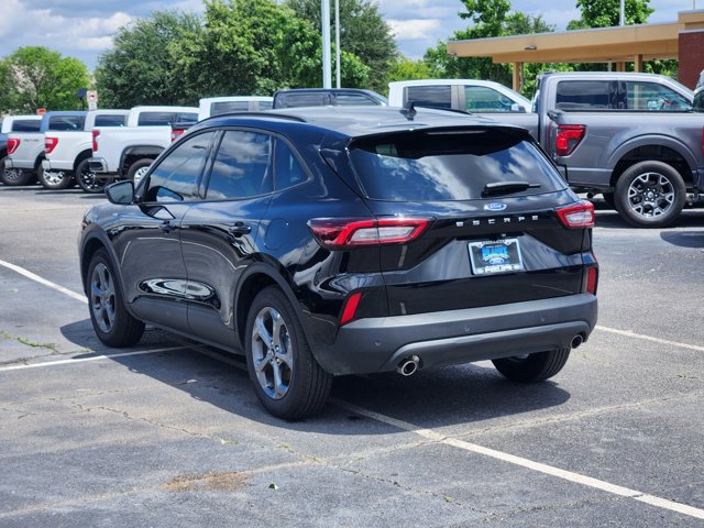 Vehicle image 4 of 21