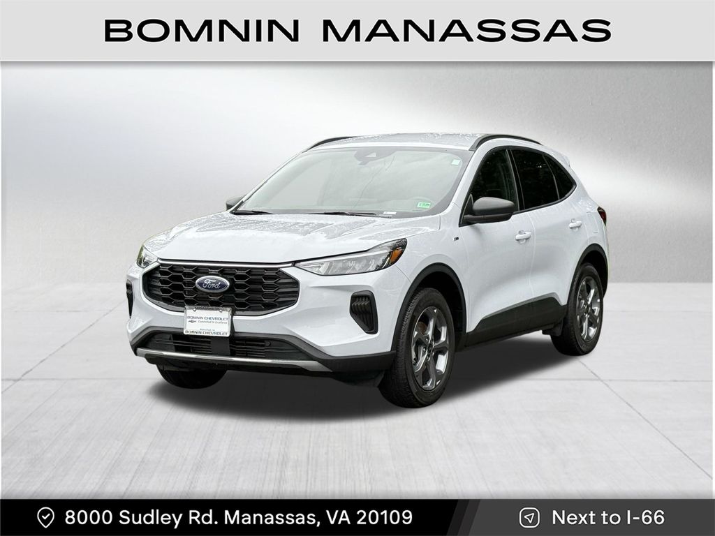 2025 Ford Escape ST-Line Image 1 of 31