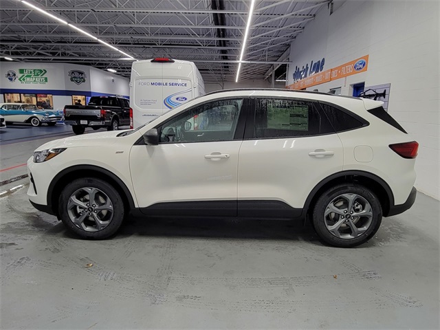 Vehicle image 9 of 34