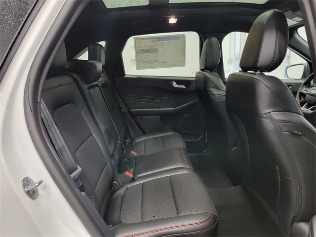 Vehicle image 17 of 34