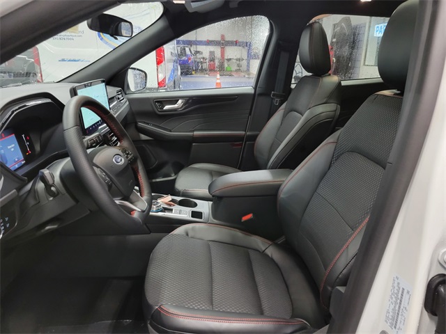 Vehicle image 13 of 34