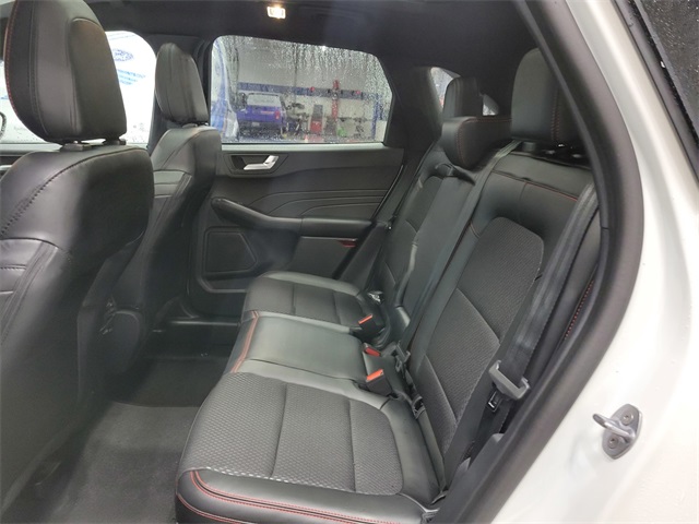 Vehicle image 15 of 34
