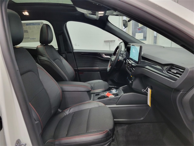 Vehicle image 18 of 34