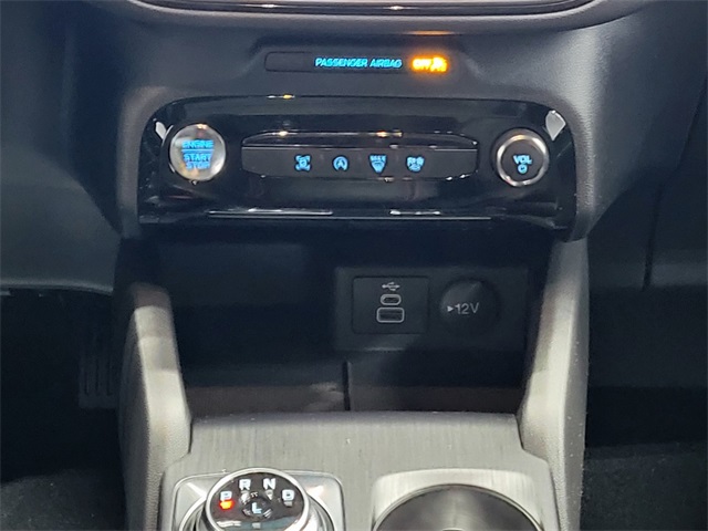 Vehicle image 24 of 34