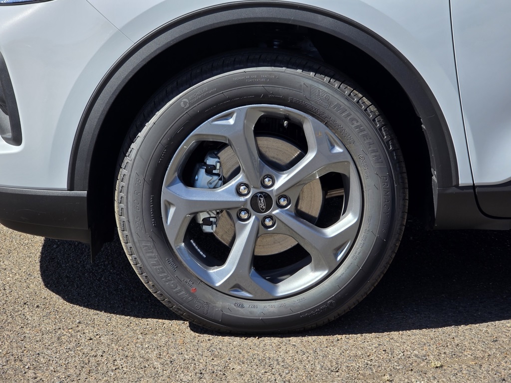 Vehicle image 15 of 35