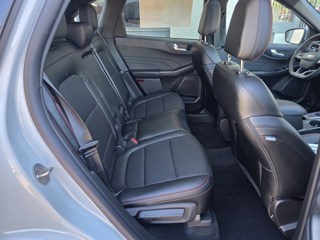 Vehicle image 20 of 35