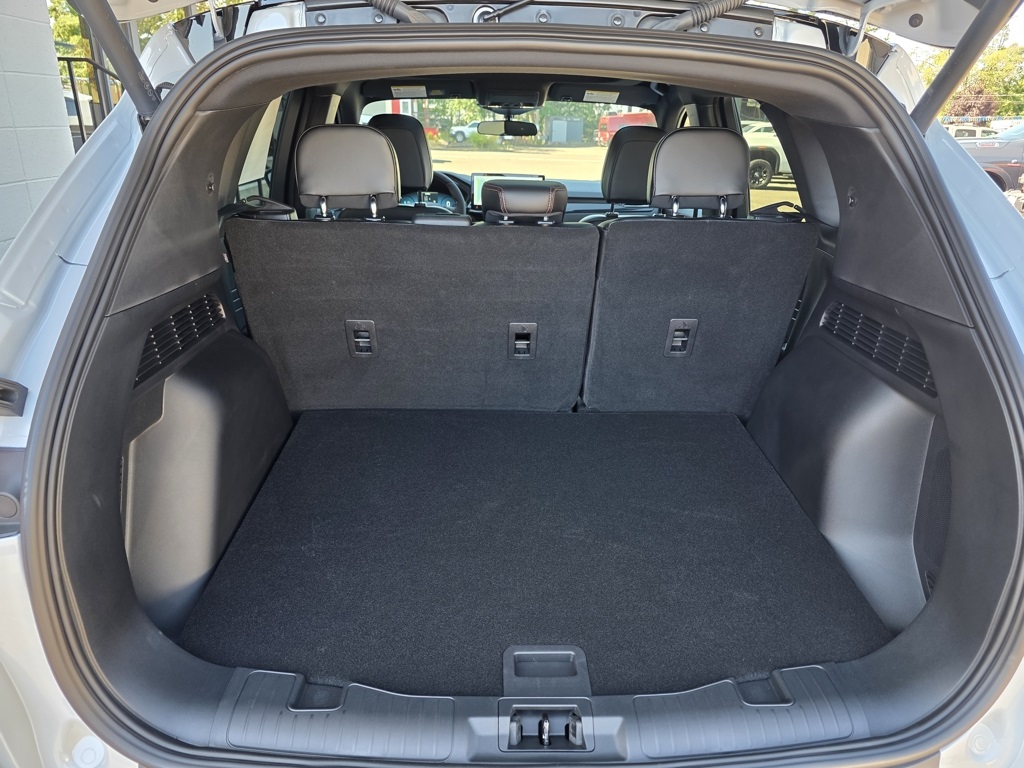 Vehicle image 16 of 35