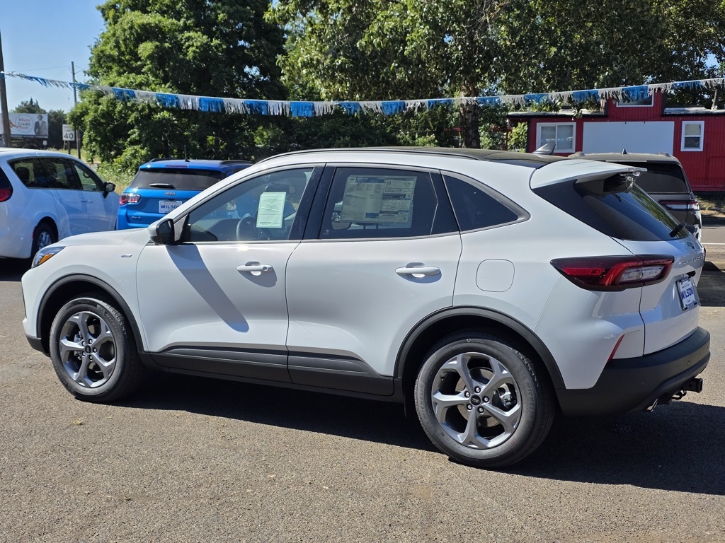 Vehicle image 11 of 35