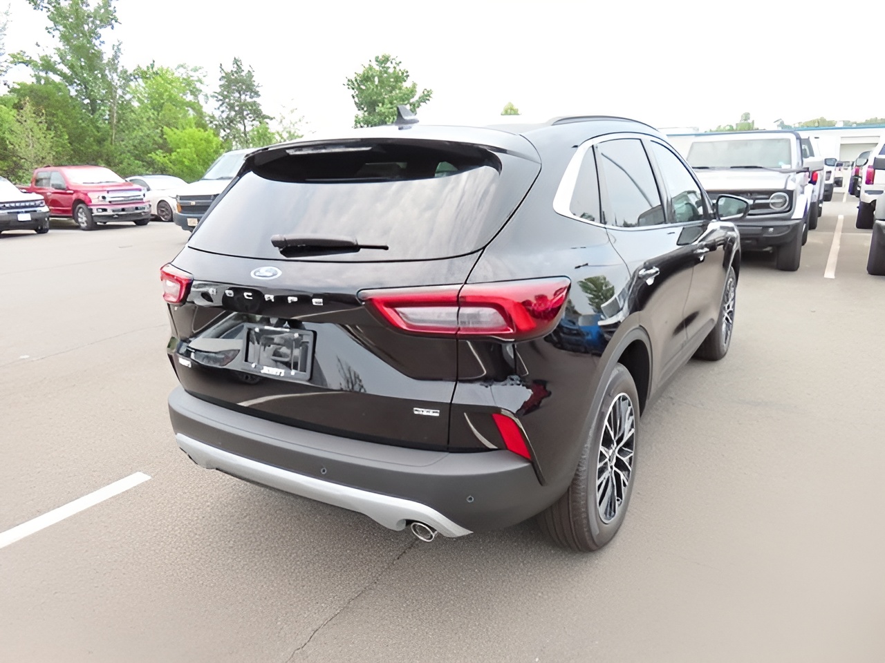 Vehicle image 23 of 25
