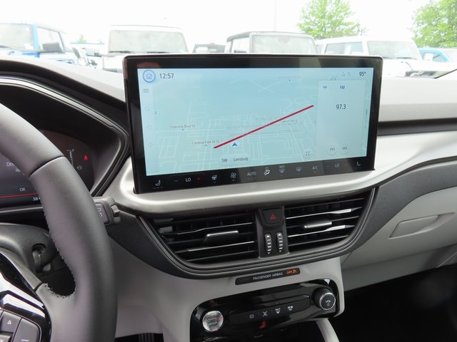 Vehicle image 11 of 25