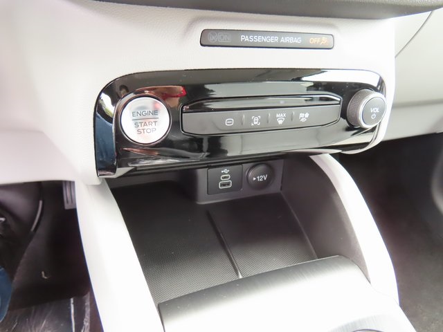 Vehicle image 14 of 25