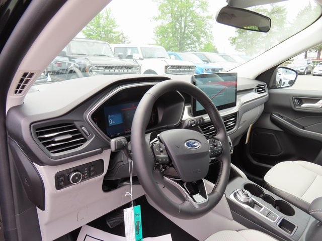 Vehicle image 9 of 25
