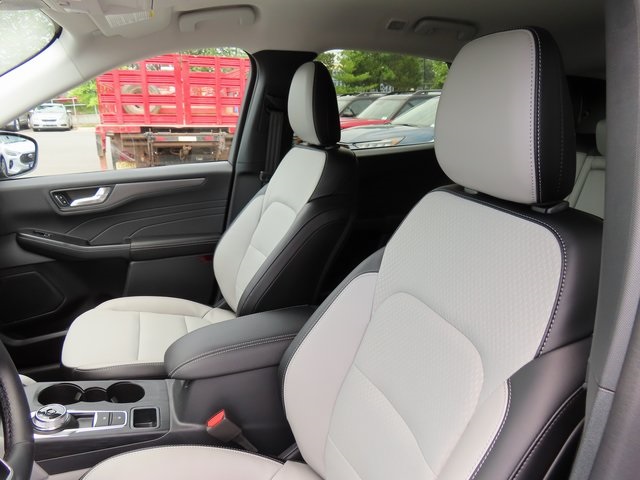 Vehicle image 16 of 25