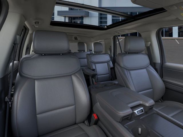 2025 Ford Expedition Active Image 11 of 23