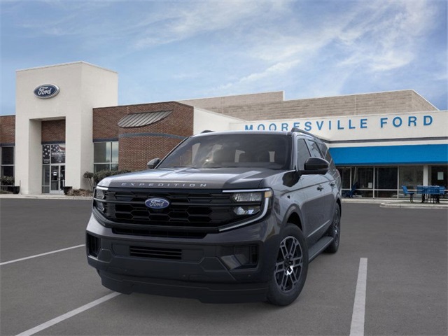 2025 Ford Expedition Active Image 2 of 23
