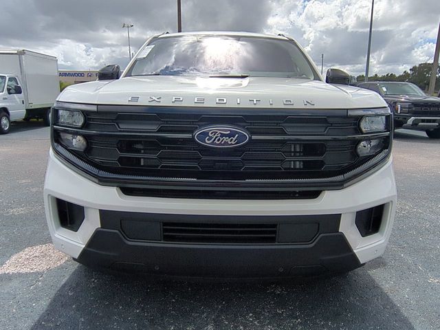 2025 Ford Expedition Active Image 2 of 43