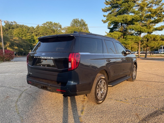 2025 Ford Expedition Active Image 8 of 77