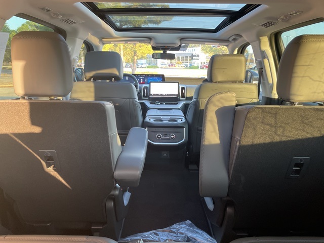 2025 Ford Expedition Active Image 34 of 77