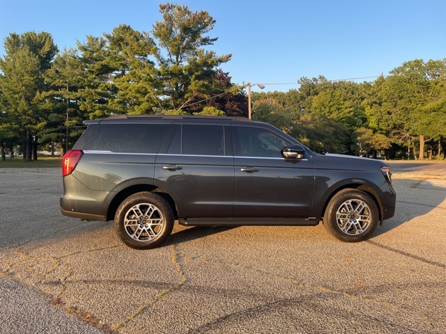 2025 Ford Expedition Active Image 7 of 77