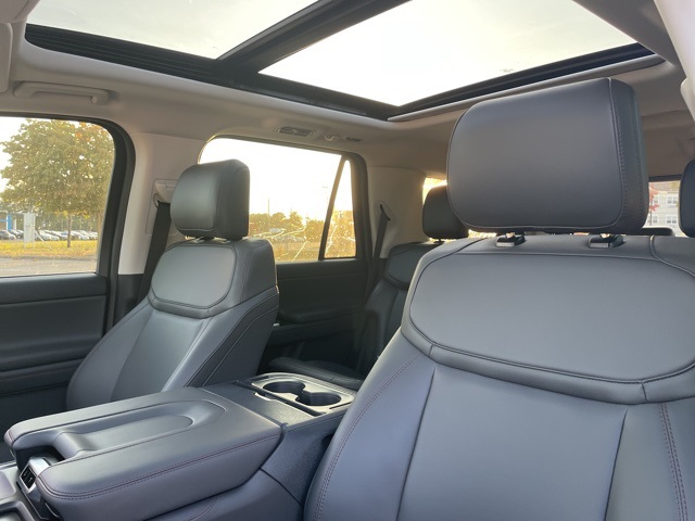 2025 Ford Expedition Active Image 33 of 77