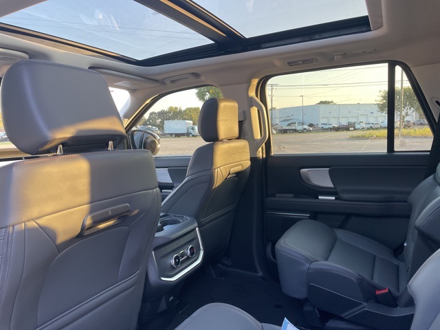 2025 Ford Expedition Active Image 35 of 77