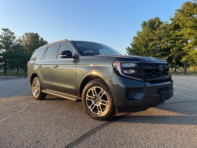 2025 Ford Expedition Active Image 2 of 77