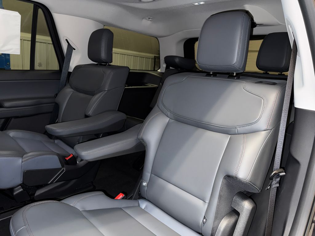 2025 Ford Expedition Active Image 12 of 27