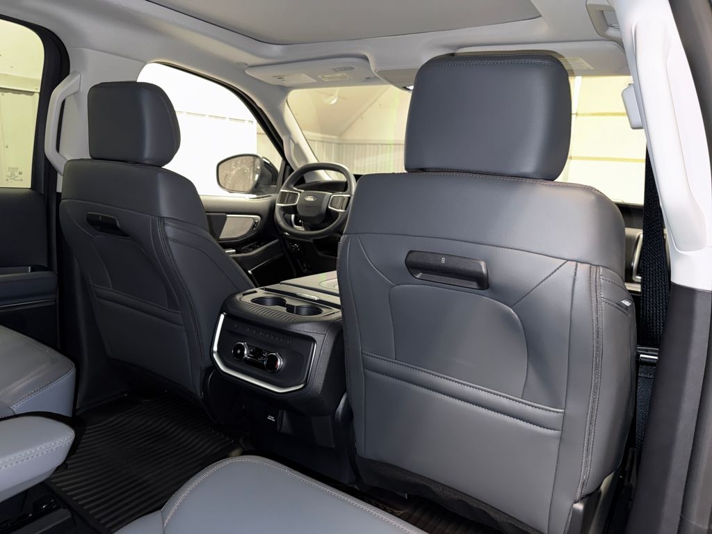 2025 Ford Expedition Active Image 17 of 27
