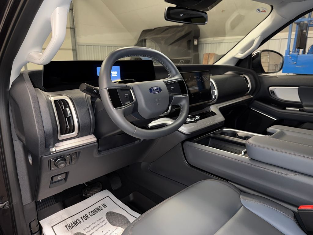 2025 Ford Expedition Active Image 18 of 27