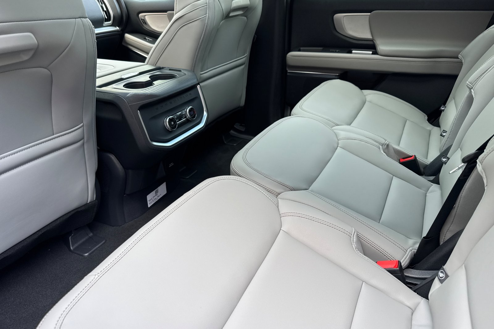 2025 Ford Expedition Active Image 9 of 26