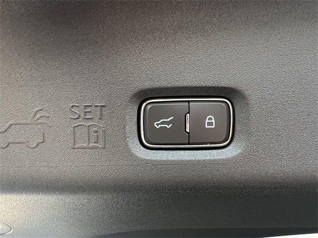 2025 Ford Expedition Active Image 18 of 25