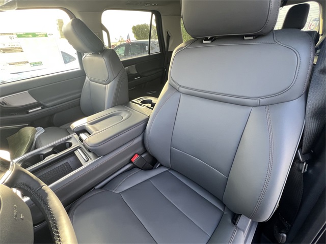 2025 Ford Expedition Active Image 8 of 25