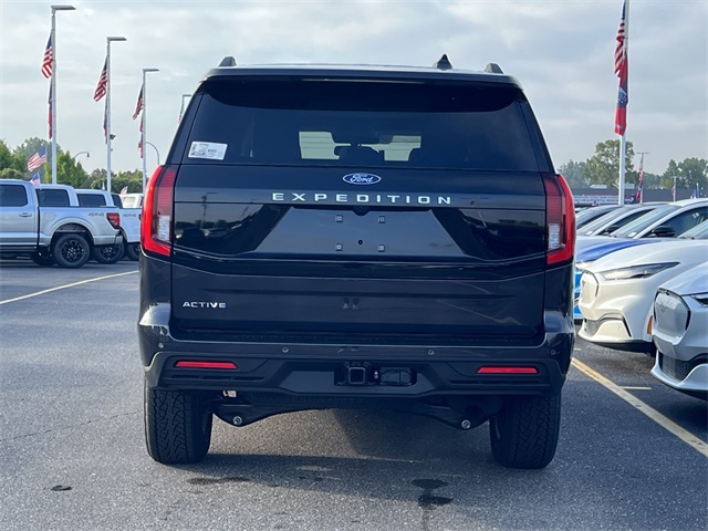 2025 Ford Expedition Active Image 3 of 25