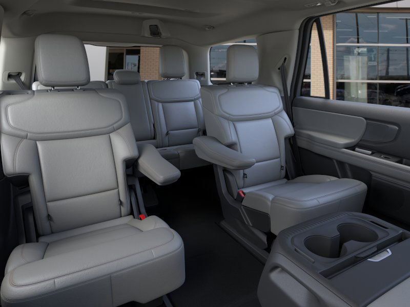 2025 Ford Expedition Active Image 13 of 41