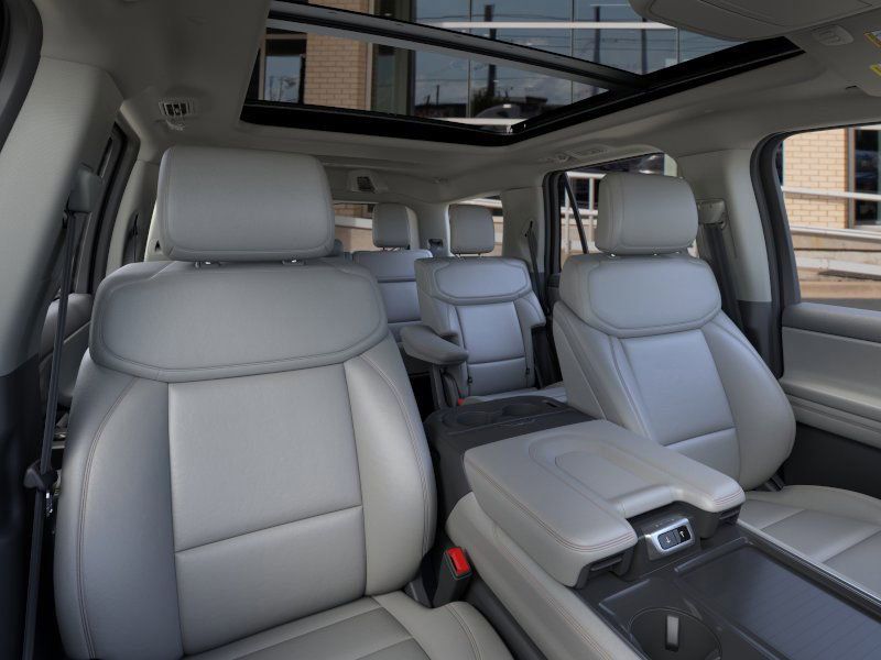 2025 Ford Expedition Active Image 12 of 41