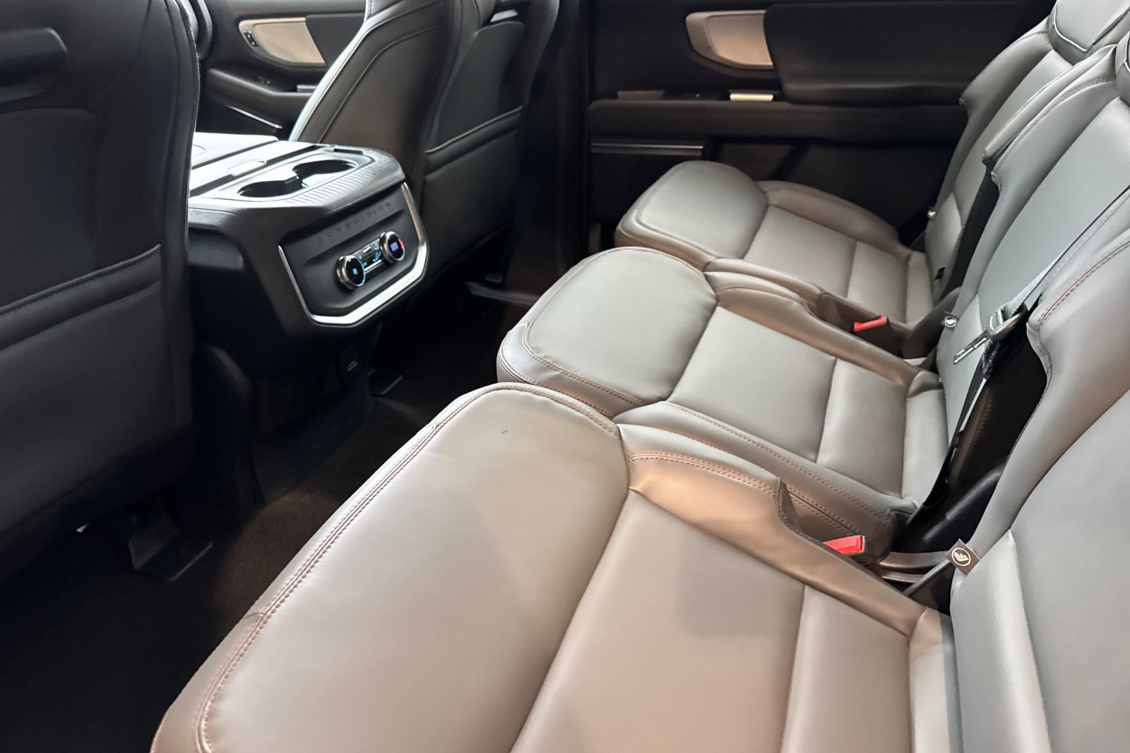 2025 Ford Expedition Active Image 8 of 26