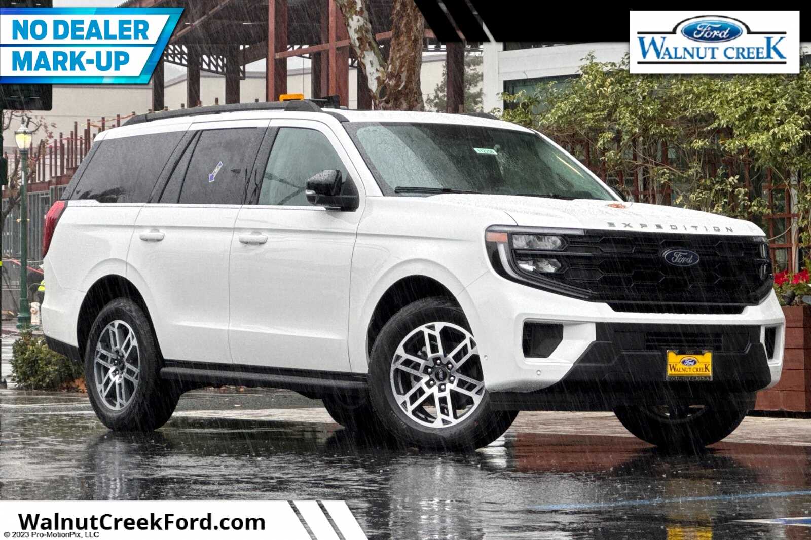 2025 Ford Expedition Active Image 1 of 26